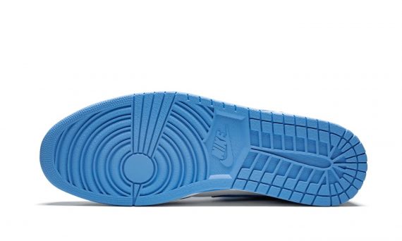 Air Jordan 1 Mid UNC