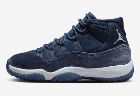 Air Jordan 11 WMNS "Midnight Navy"