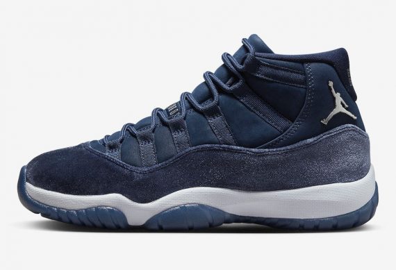 Air Jordan 11 WMNS "Midnight Navy"