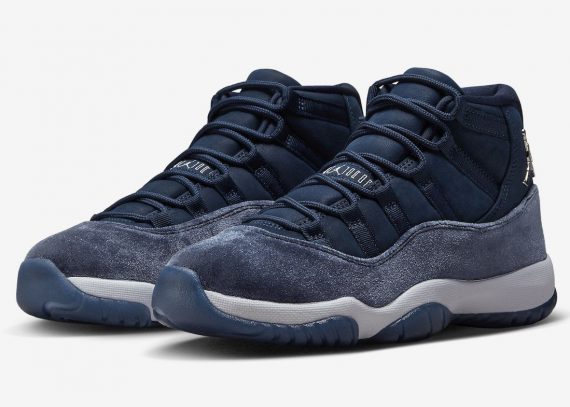 Air Jordan 11 WMNS "Midnight Navy"