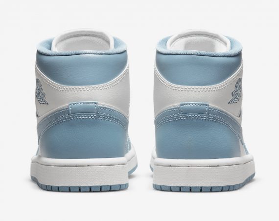 Air Jordan 1 Mid UNC