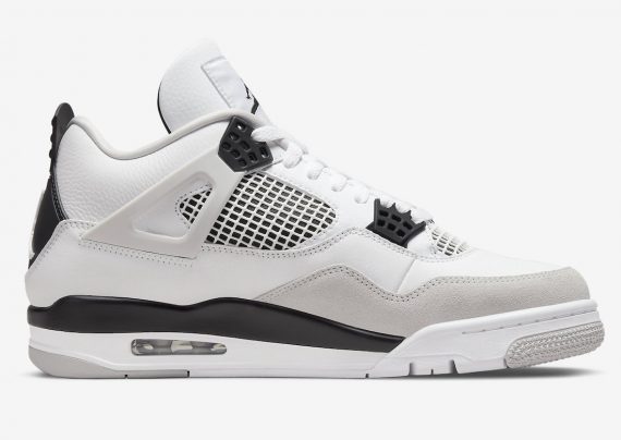 Air Jordan 4 "Military Black"