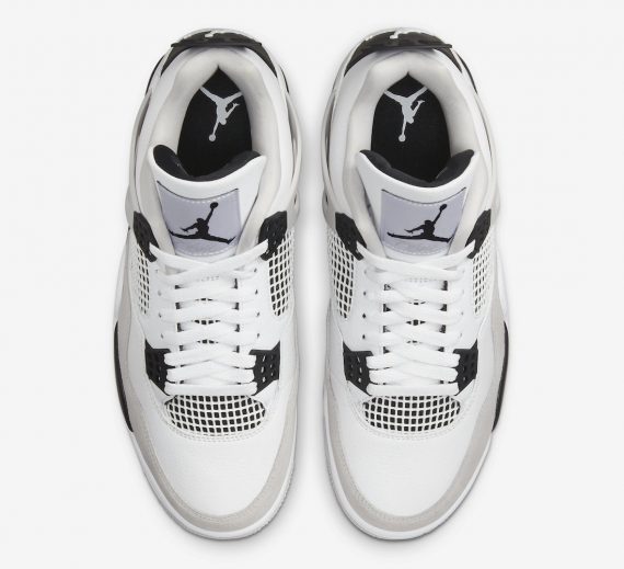 Air Jordan 4 "Military Black"