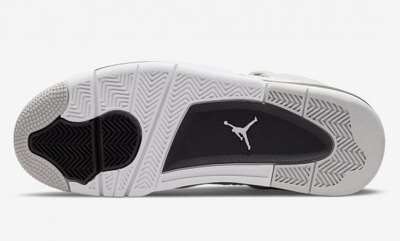 Air Jordan 4 "Military Black"