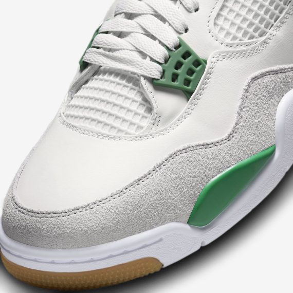 Nike SB x Air Jordan 4  Pine Green