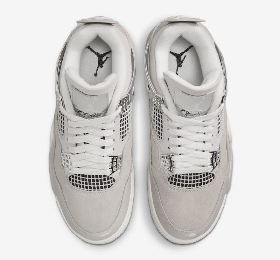 Air Jordan 4 Frozen Moments