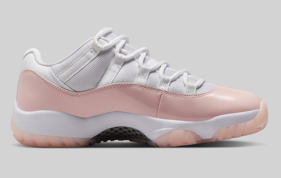 Air Jordan 11 Low WMNS Legend Pink