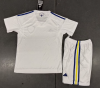 23/24 Leeds United Home Football Jersey Kids Size Suit
